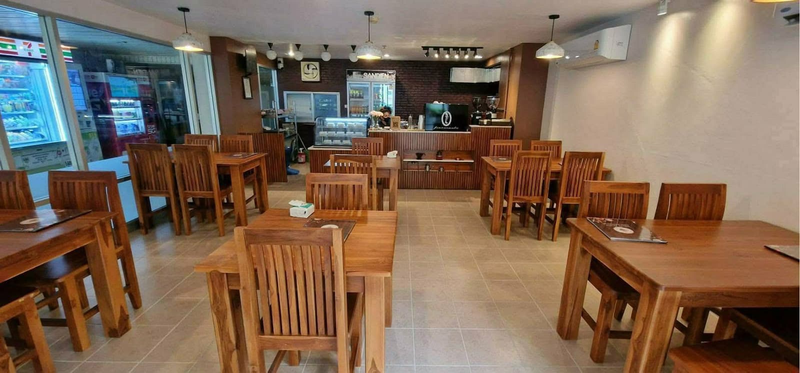 ลดด่วน 1,000,000 บาท!! ร้านอาหาร ร้านกาแฟ อุปกรณ์ครบ ในโครงการลุมพินี รามอินทรา-หลักสี่ ติดเซ็นทรัล รถไฟฟ้า 6