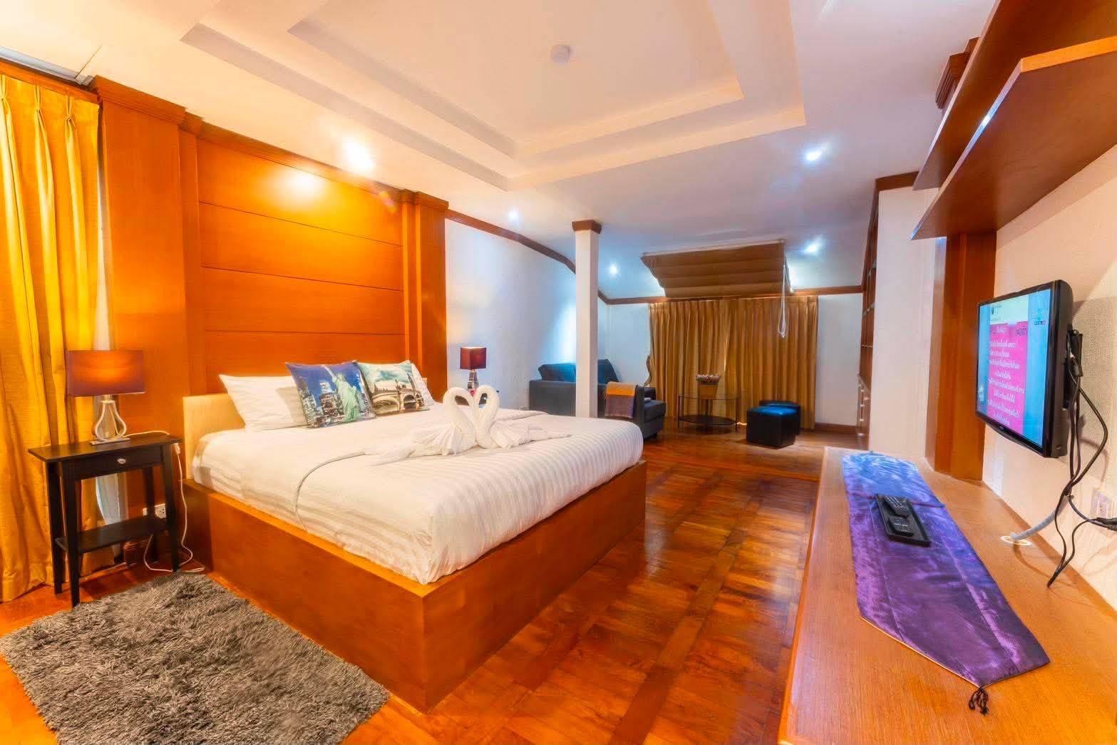 FOR RENT AT A GREAT PRICE!! Beautifully house, Sukhumvit Soi 15, Near BTS Asok and Terminal 21 5