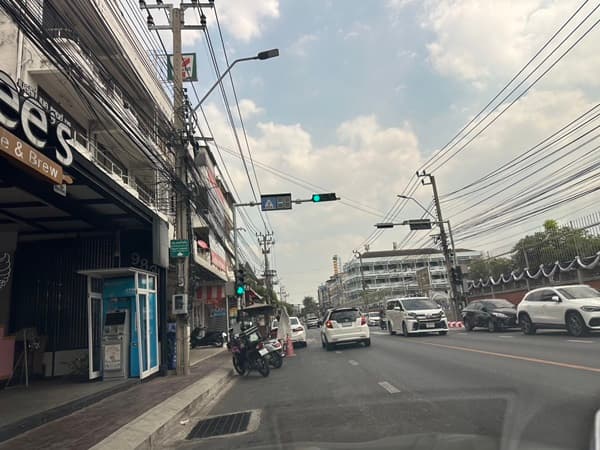 ขายอาคารพาณิชย์ 3.5 ชั้น ทำเลทองแบริ่ง ตรงข้าม รร.เซนต์โยเซฟ พร้อมผู้เช่า(7-11) ผลตอบแทน มากกว่า 5 เปอร์เซ็น 4