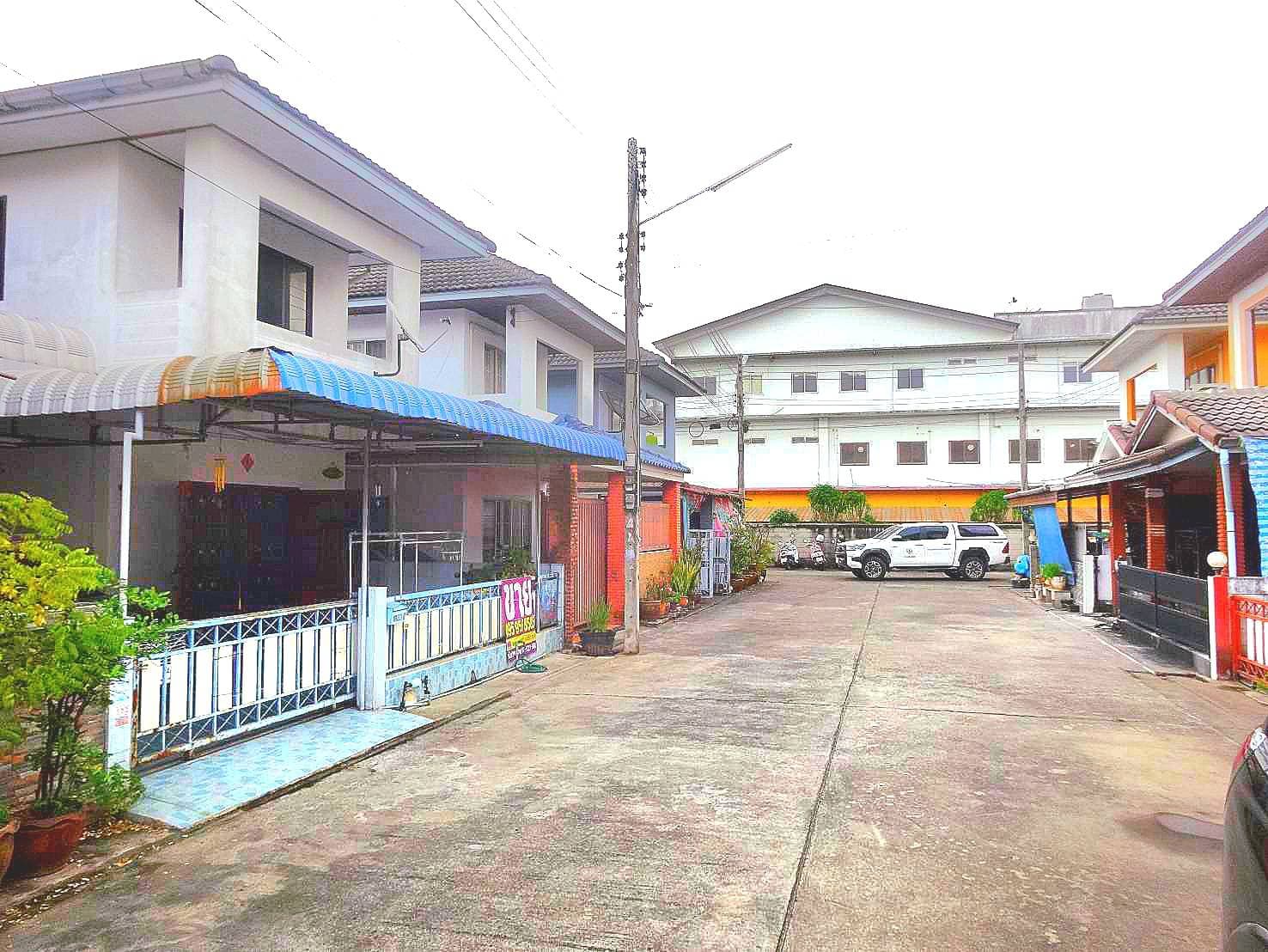 ขายทาวน์โฮม หมู่บ้านสวนทิพย์ 4 สามพราน นครปฐม 28.3 ตร.ว. 3 ห้องนอน ใกล้ถนนเพชรเกษม โรงเรียนยอเซฟอุปถัมภ์ ฟาร์มจระเข้สามพ 2