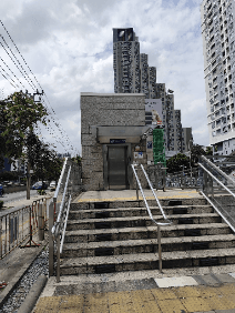 Old house for sale need to rebuild for residence business zone near MRT HUAIKHWANG 3