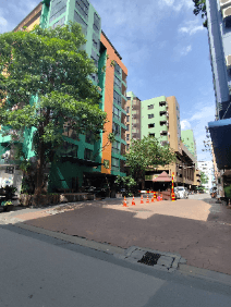 ขายบ้านเก่า ต้องสร้างใหม่ 27 วา ทำเลไม่ไกลรถไฟฟ้าใต้ดินห้วยขวาง 3