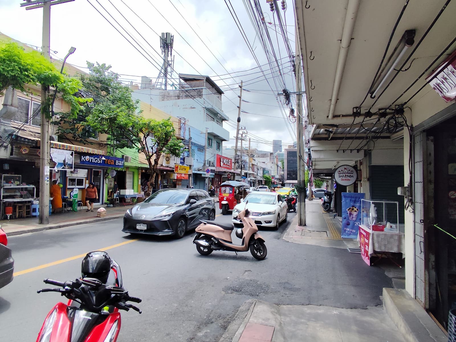 3-storey house with roof terrace, no parking, Soi Saint Louis, BTS Trok Chan, Bangkok 2
