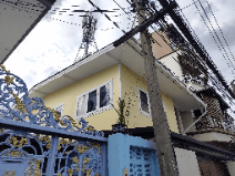 Old house for sale need to rebuild for residence business zone near MRT HUAIKHWANG