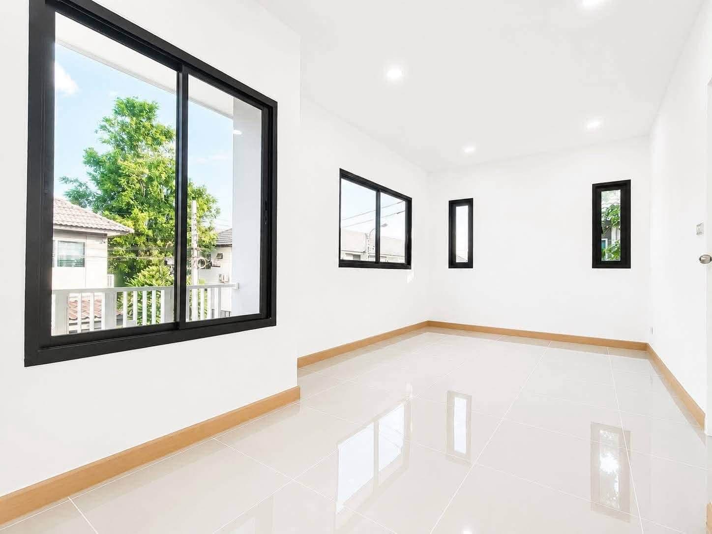 ขายทาวน์เฮาส์ 2 ชั้น พฤกษา 95/2 ซอยกันตนา-บางใหญ่ หลังมุมติดที่กลับรถ เนื้อที่กว้าง 24 ตร.ว. ทำเลดีใกล้ถนนใหญ่แค่ 1 กม. 5