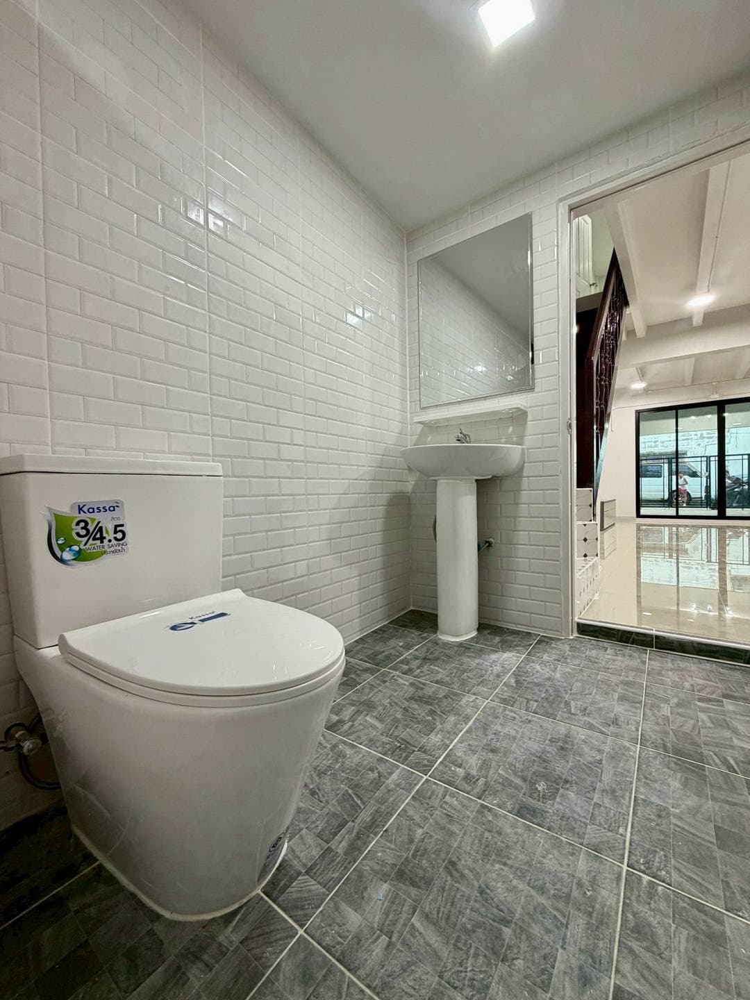 หมู่บ้านทรายทองนิเวศน์ ใกล้ห้าแยกปากเกร็ด ทาวน์เฮาส์ 2 ชั้นตกแต่งใหม่พร้อมอยู่ ทำเลดี ใกล้ห้าแยกปากเกร็ด 2