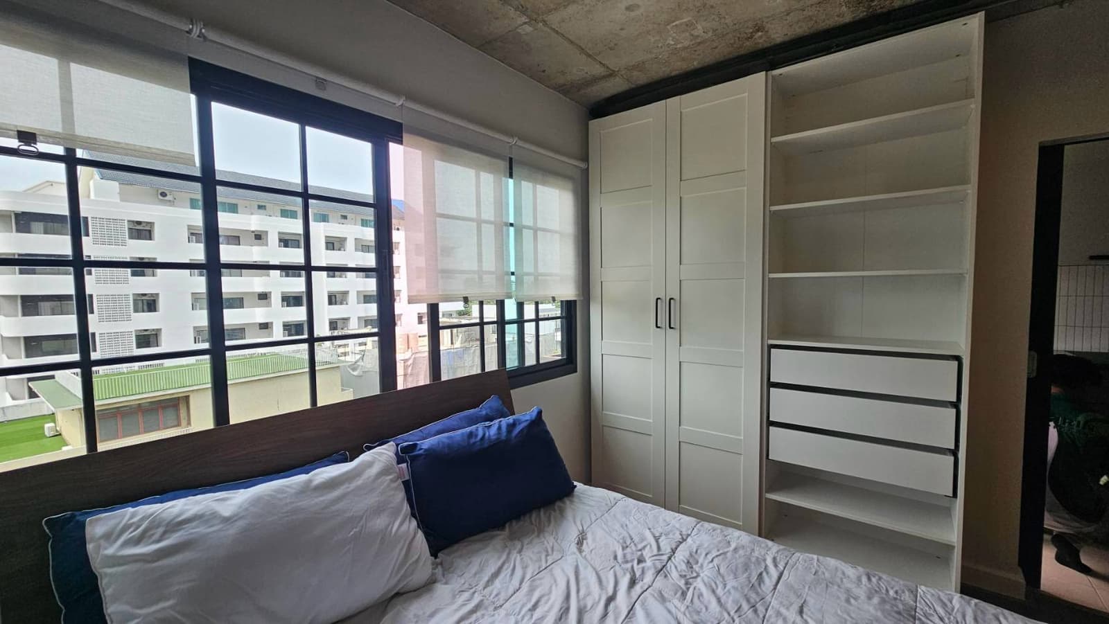 One Thonglor Station 31 sq.m. Studio Loft, 200m from BTS Thong Lo behind T-One. High Yield 8%+, fully furnished, only 3. 2