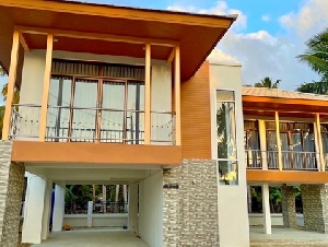 สไตล์รีสอร์ท 122ตร.วา.หาดท้องกรูด 300ม.พระเจดีย์แหลมสอ บ้านเดี่ยว 2 ชั้น  เกาะสมุย  482 ตร.ม.จัดเต็มเฟอร์ เครื่องใช้ไฟฟ้า หรูหราย 2 นอน 